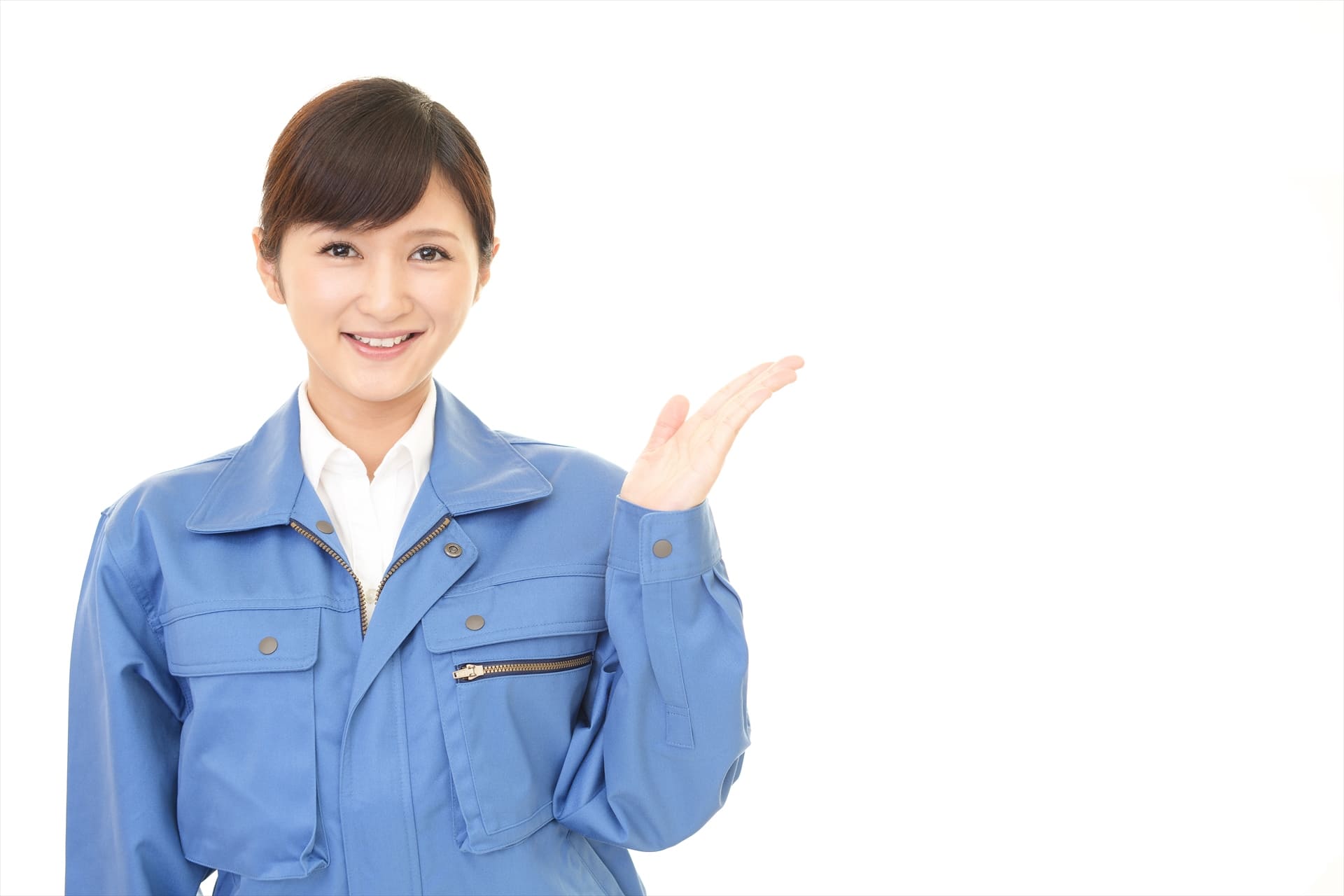 塗装する職人